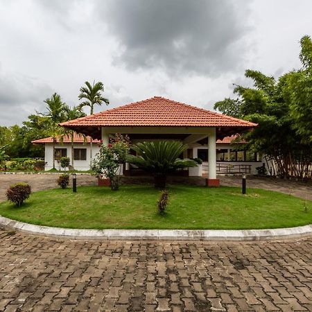 Kstdc Hotel Mayura Yagachi, Belur Belur  Экстерьер фото