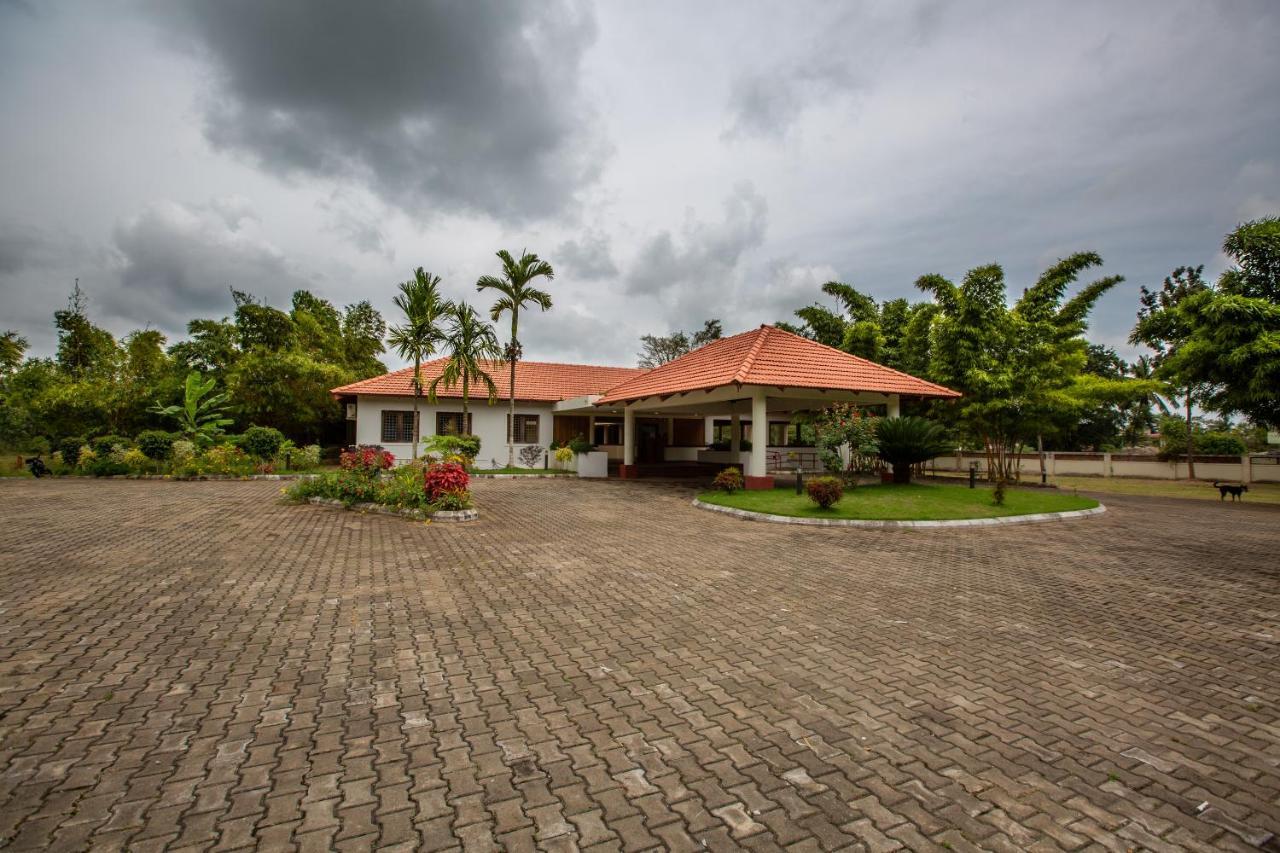 Kstdc Hotel Mayura Yagachi, Belur Belur  Экстерьер фото